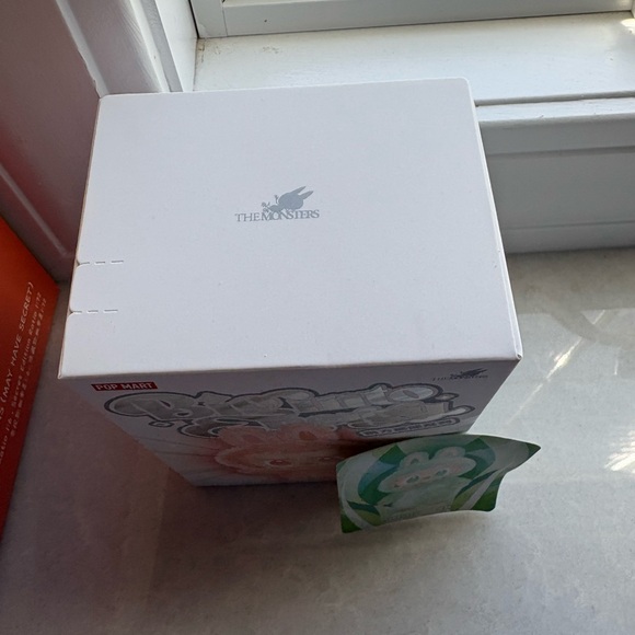 Pop Mart Labubu Big into Energy Serenity NIB - Picture 2 of 6